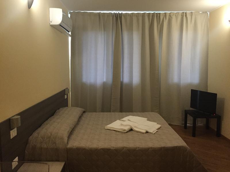 Al Borgo Aparthotel Sarzana Luaran gambar