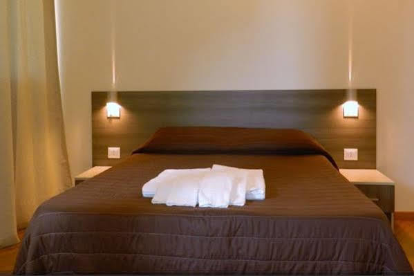 Al Borgo Aparthotel Sarzana Luaran gambar
